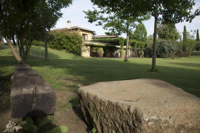 Agriturismo Scuderie Della Contea Sutri Exteriör bild